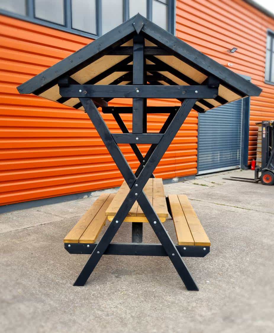 Überdachte Sitzgruppe Waldschänke ”Black Edition” Bausatz Überdachte Sitzgruppe Waldschänke ”Black Edition” Bausatz